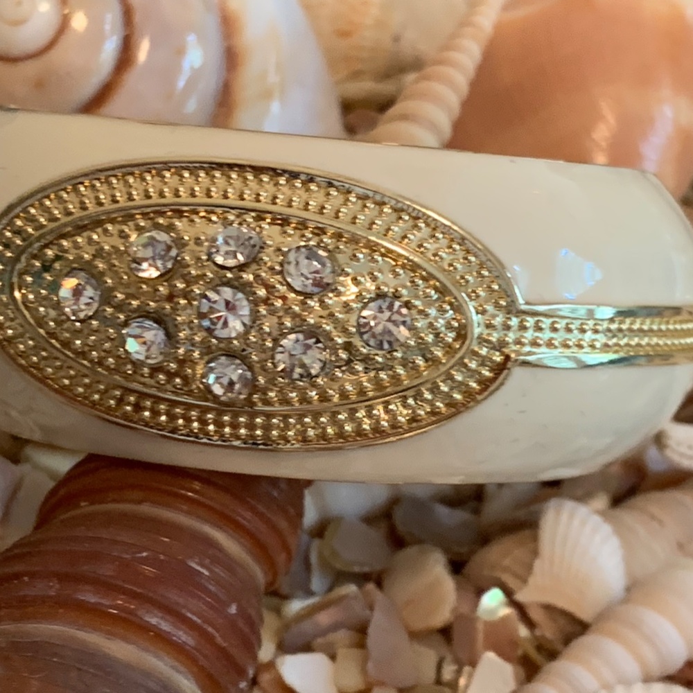 ๐บ White Hot Bangle.FINAL MARKDOWN - Picture 2 of 4